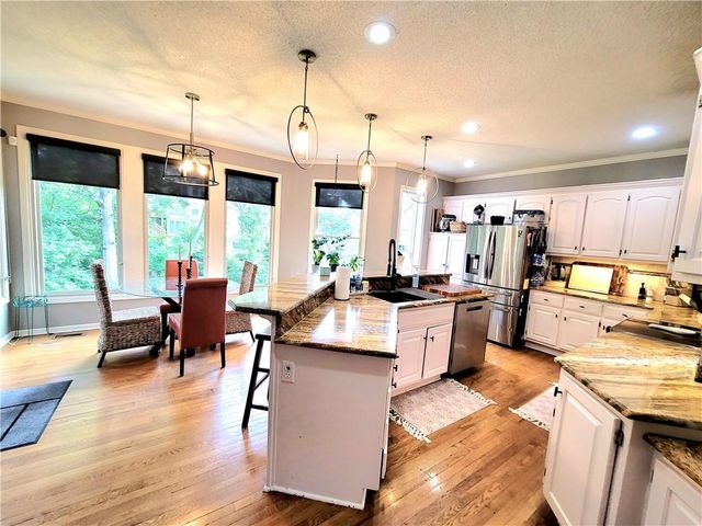14712 W 70th Street, Shawnee, KS 66216