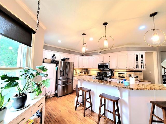 14712 W 70th Street, Shawnee, KS 66216