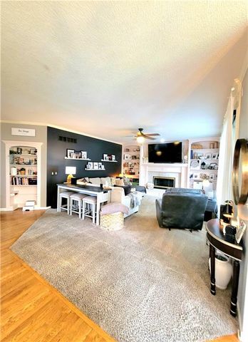 14712 W 70th Street, Shawnee, KS 66216