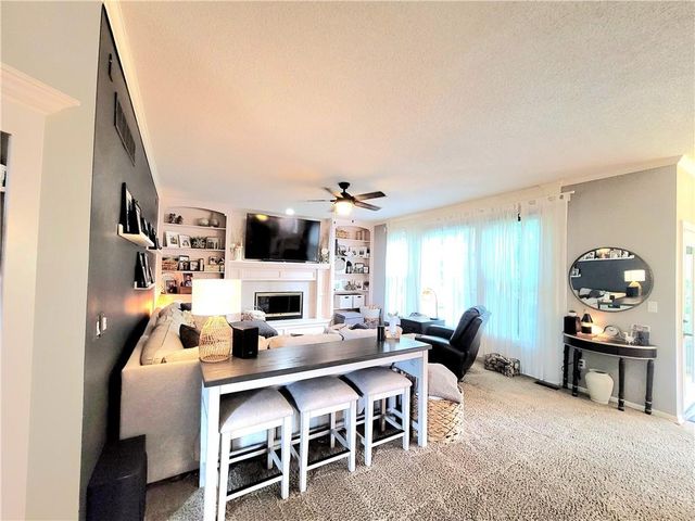 14712 W 70th Street, Shawnee, KS 66216