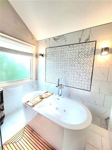 14712 W 70th Street, Shawnee, KS 66216