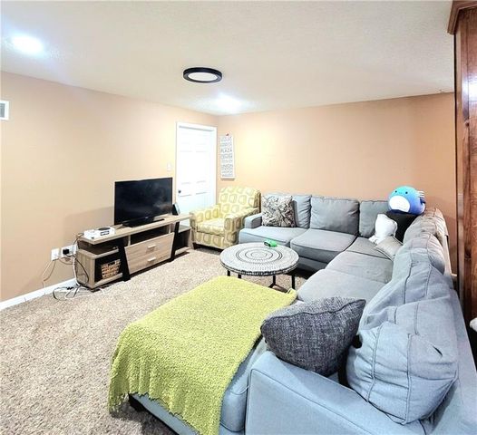 14712 W 70th Street, Shawnee, KS 66216