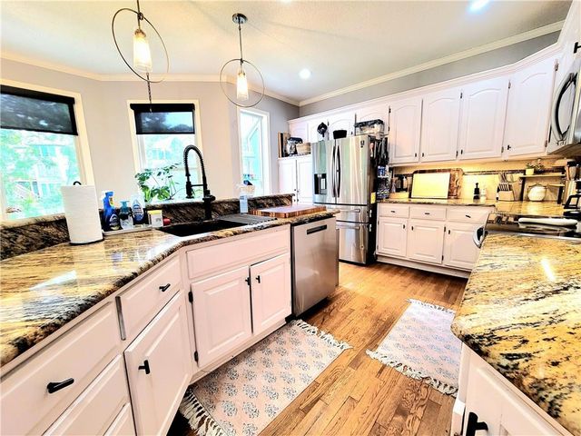 14712 W 70th Street, Shawnee, KS 66216