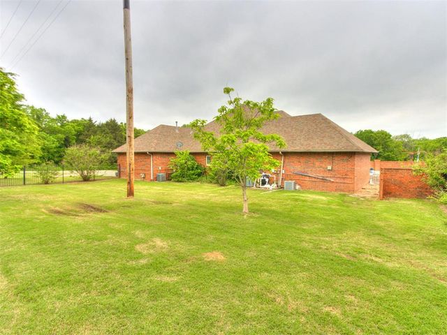 1005 W Jefferson Street, Tecumseh, OK 74873