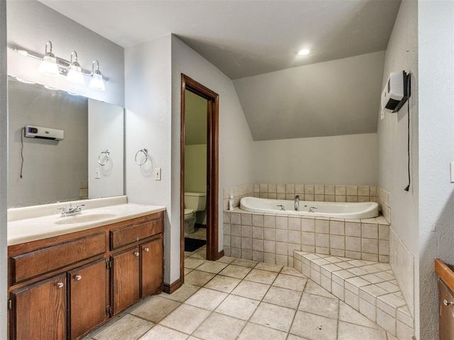 1005 W Jefferson Street, Tecumseh, OK 74873