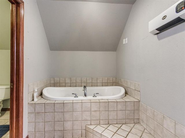 1005 W Jefferson Street, Tecumseh, OK 74873