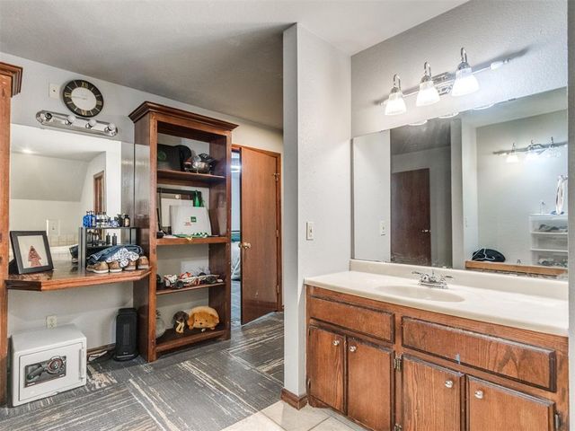 1005 W Jefferson Street, Tecumseh, OK 74873