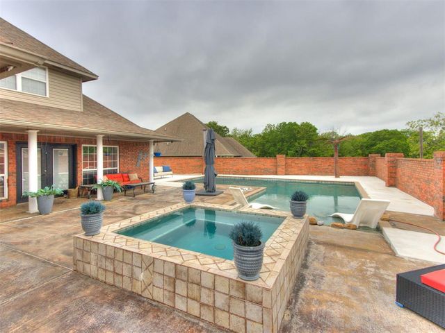 1005 W Jefferson Street, Tecumseh, OK 74873