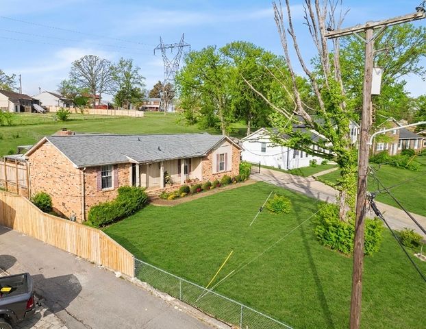 2931 Walnut Crest Dr, Antioch, TN 37013