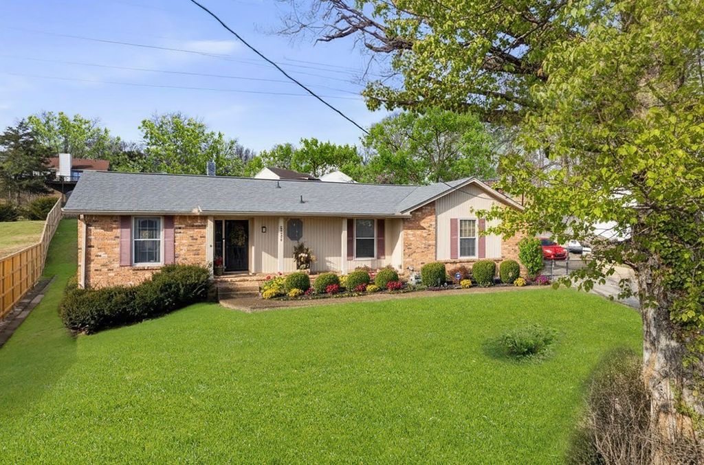 2931 Walnut Crest Dr, Antioch, TN 37013