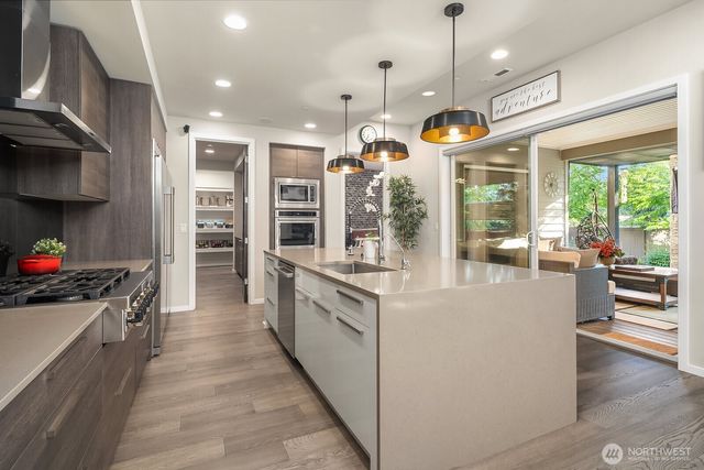 22222 SE 39th Place, Sammamish, WA 98075