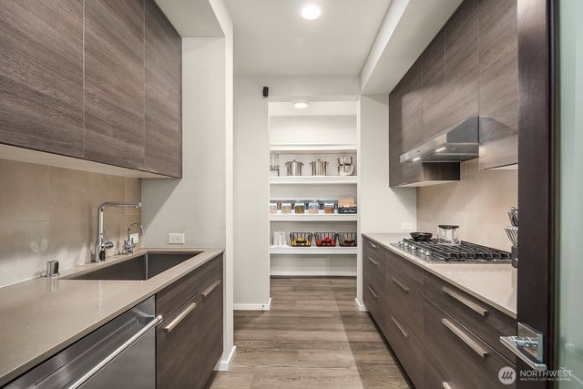 22222 SE 39th Place, Sammamish, WA 98075