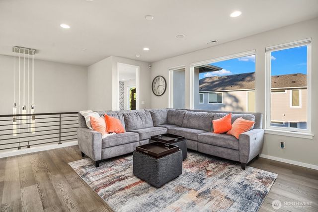 22222 SE 39th Place, Sammamish, WA 98075