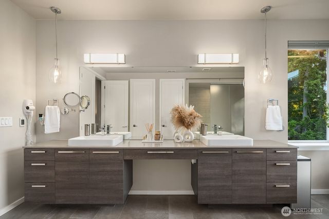 22222 SE 39th Place, Sammamish, WA 98075