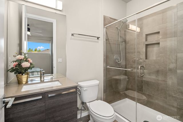 22222 SE 39th Place, Sammamish, WA 98075
