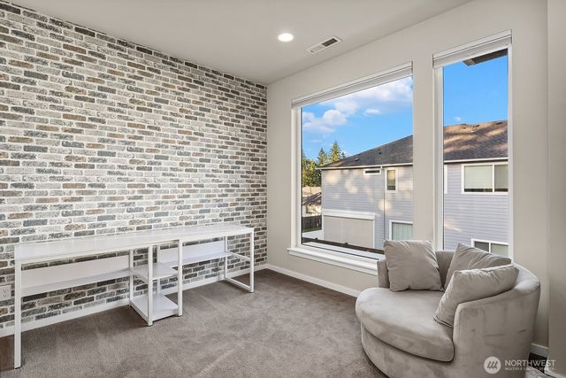 22222 SE 39th Place, Sammamish, WA 98075
