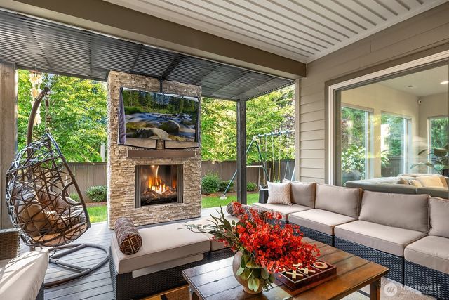 22222 SE 39th Place, Sammamish, WA 98075