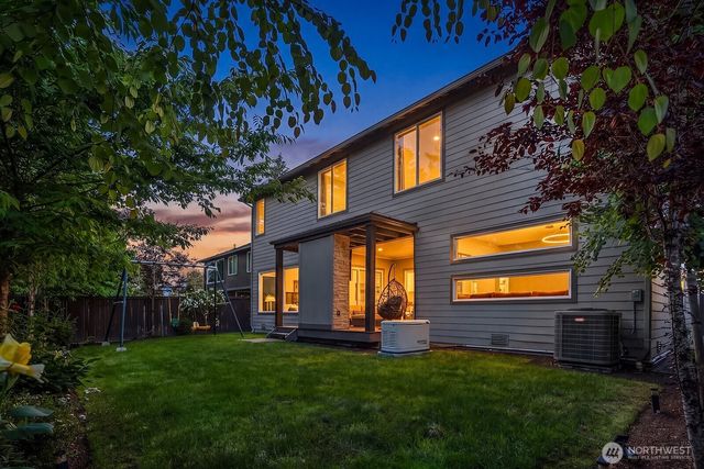 22222 SE 39th Place, Sammamish, WA 98075