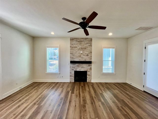 1066 Grant Wood Ave, Driftwood, TX 78619