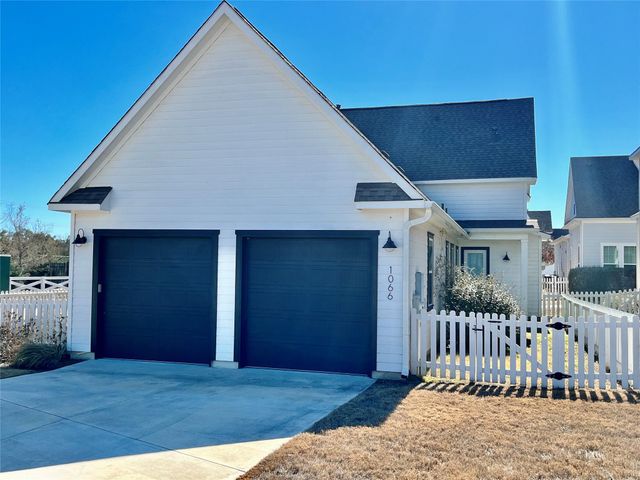 1066 Grant Wood Ave, Driftwood, TX 78619