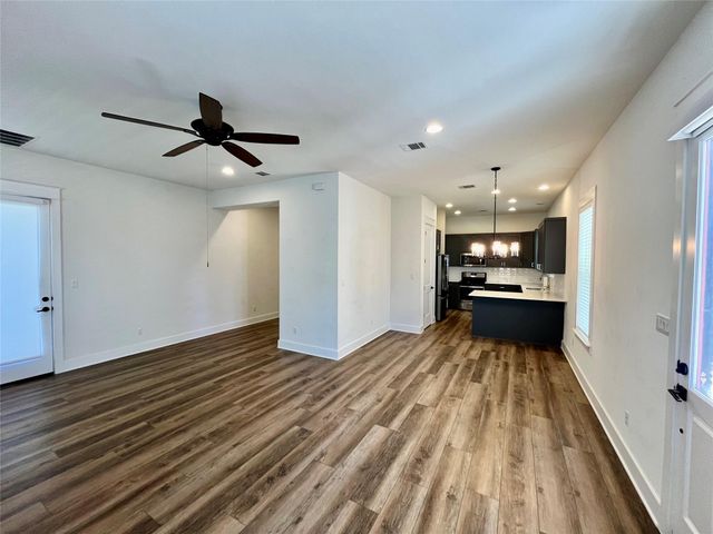 1066 Grant Wood Ave, Driftwood, TX 78619