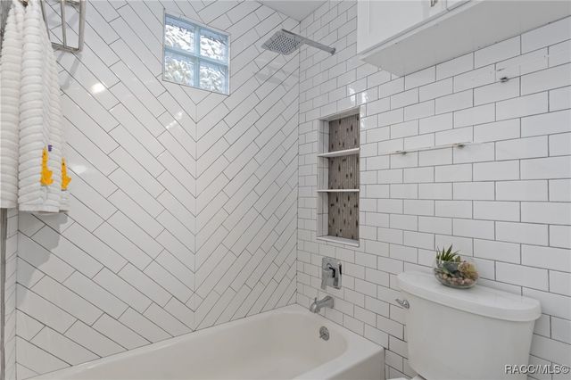 193 Gladys Avenue, Inglis, FL 34449