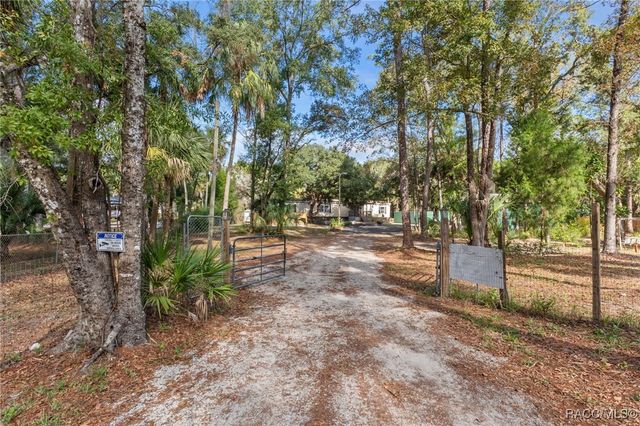 193 Gladys Avenue, Inglis, FL 34449