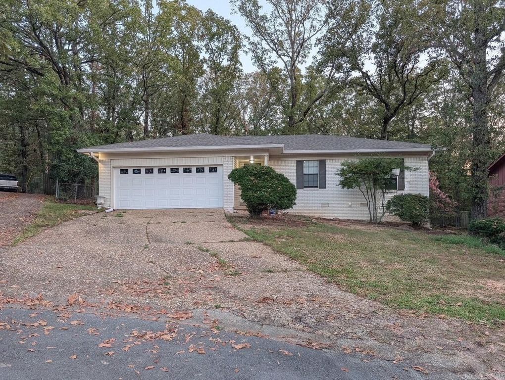 209 Creekwood Drive, Sherwood, AR 72116