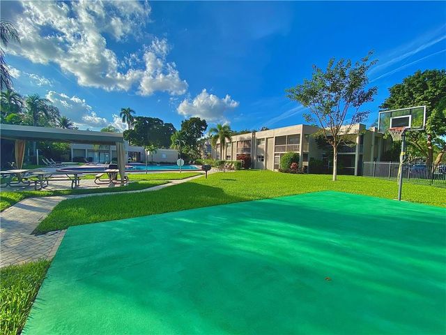 8506 OLD COUNTRY Manor 213, Davie, FL 33328