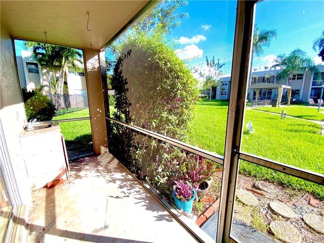 8506 OLD COUNTRY Manor 213, Davie, FL 33328