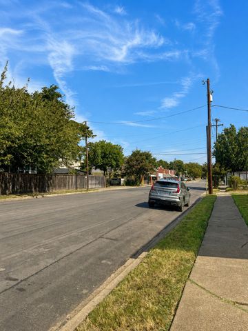 110 N Marlborough Avenue, Dallas, TX 75208
