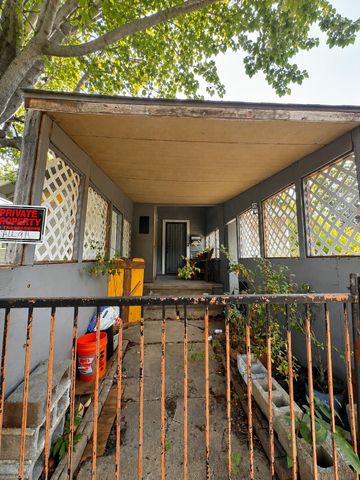 110 N Marlborough Avenue, Dallas, TX 75208