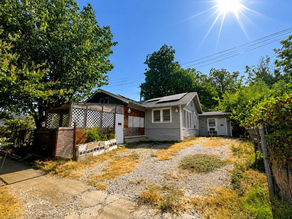 110 N Marlborough Avenue, Dallas, TX 75208