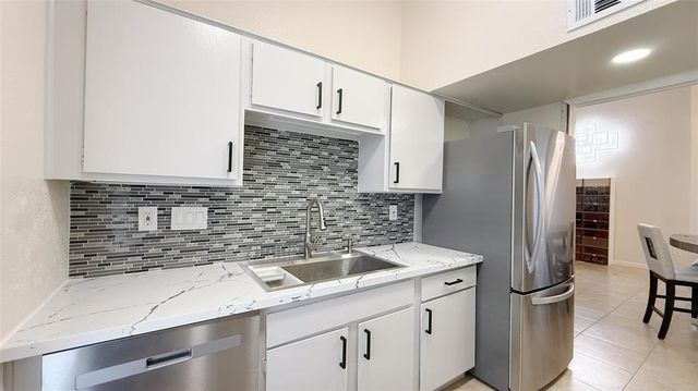 9809 Richmond Avenue C13, Houston, TX 77042