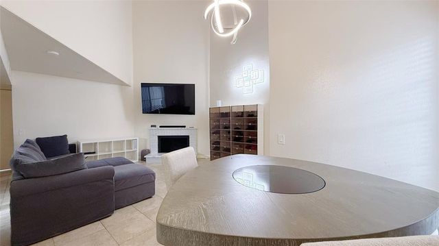 9809 Richmond Avenue C13, Houston, TX 77042