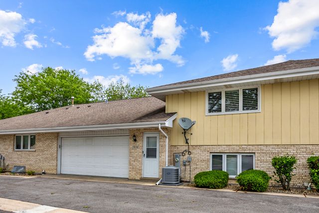 18116 John Charles Drive, Orland Park, IL 60467