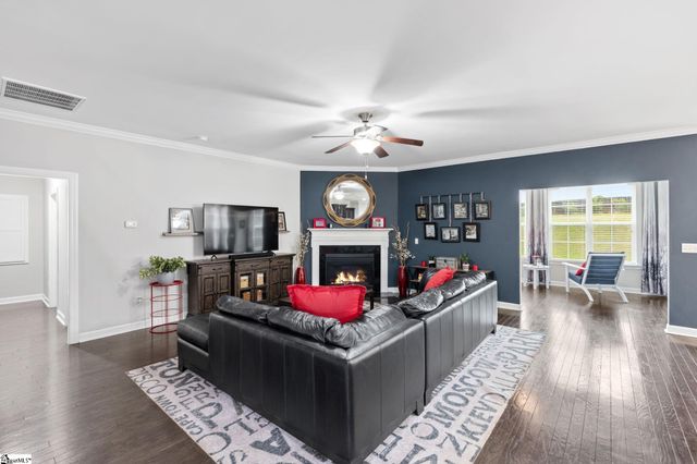 313 Scotts Bluff Drive, Simpsonville, SC 29681