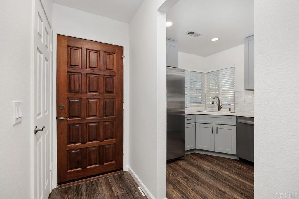 6820 Briarwood Drive, Carlsbad, CA 92011 — photo 4
