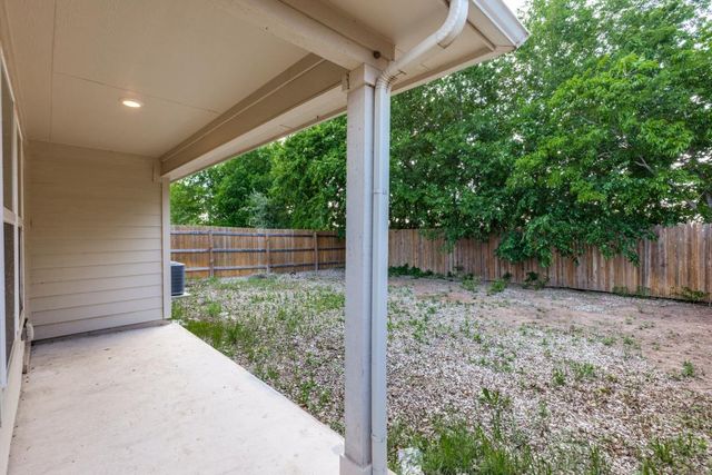 250 Granary DR, Kyle, TX 78640