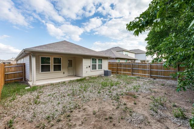 250 Granary DR, Kyle, TX 78640