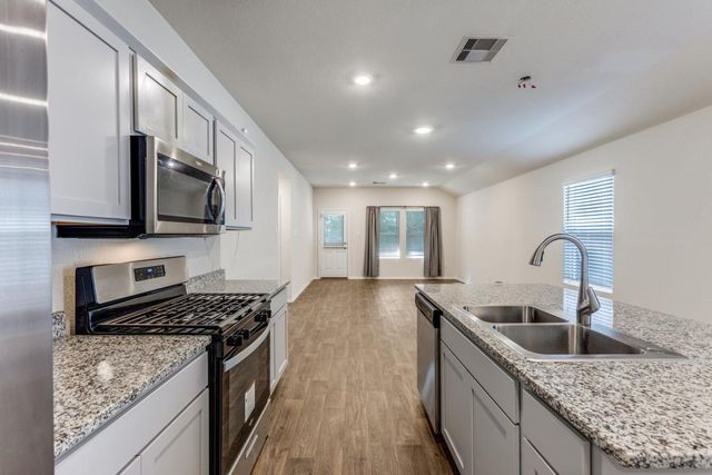 250 Granary DR, Kyle, TX 78640