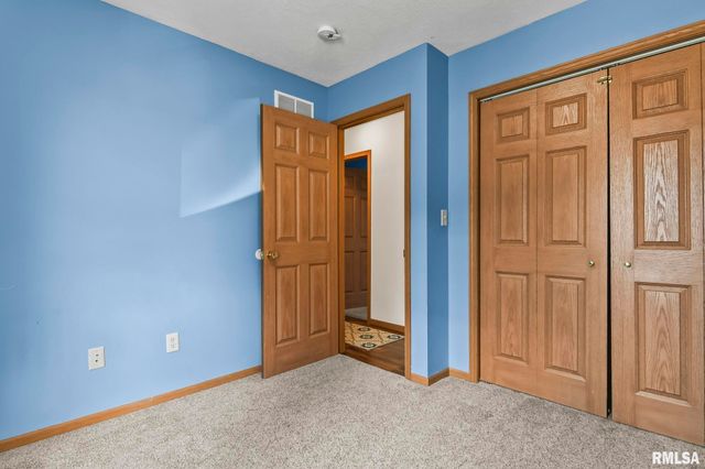 3058 TWIN LAKES Drive, Springfield, IL 62707