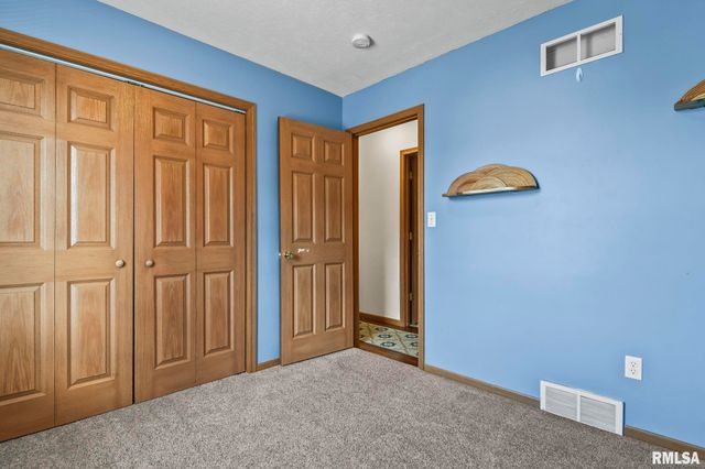 3058 TWIN LAKES Drive, Springfield, IL 62707