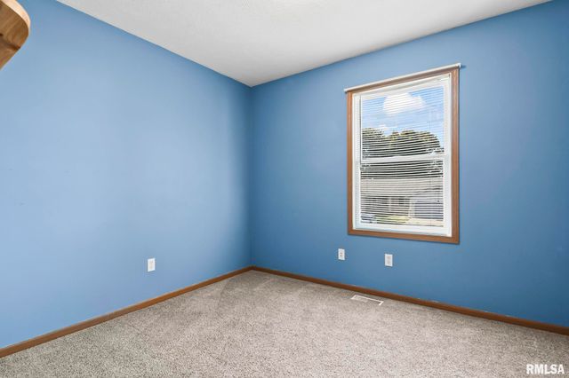 3058 TWIN LAKES Drive, Springfield, IL 62707