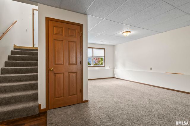 3058 TWIN LAKES Drive, Springfield, IL 62707