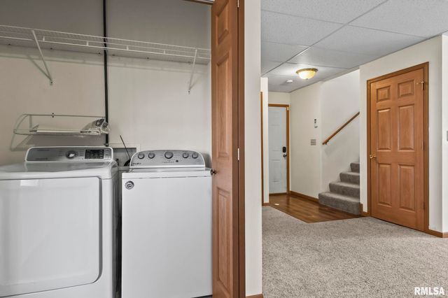 3058 TWIN LAKES Drive, Springfield, IL 62707