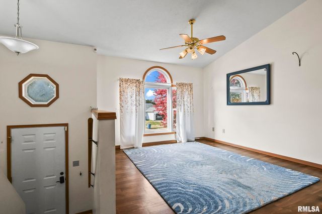 3058 TWIN LAKES Drive, Springfield, IL 62707