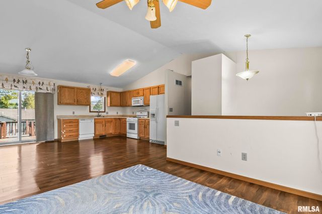 3058 TWIN LAKES Drive, Springfield, IL 62707