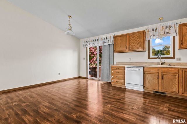 3058 TWIN LAKES Drive, Springfield, IL 62707