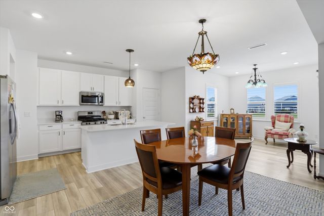 7446 Legends Way, Whitestown, IN 46075